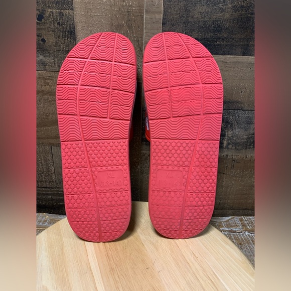 The Ohio State University men’s red adjustable flip flops size 13-14 - Picture 8 of 9